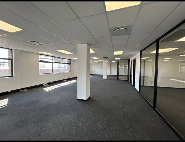 298M² OFFICE TO LET IN SANDTON CENTRAL
